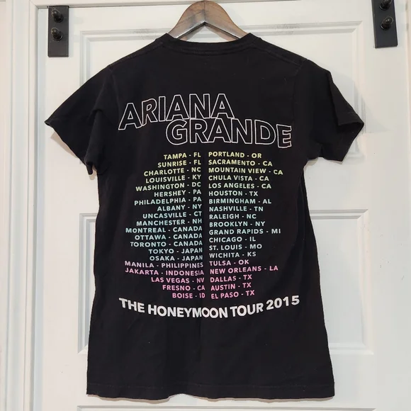 Ariana Grande Womens S 2015 Honeymoon Tour T Shirt Black Crewneck Cotton - Picture 2 of 7